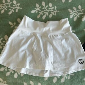 Vuori Volley Skirts - Size S - White + Black